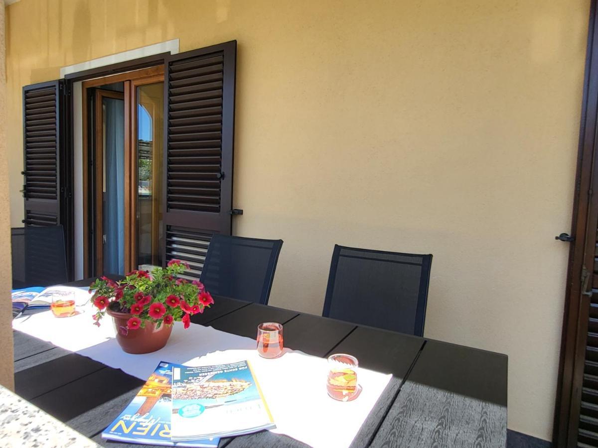 Cozy Apartment Mandula Vrsar Zewnętrze zdjęcie
